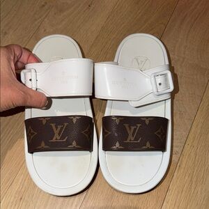 Louis Vuitton White and Brown Monogram Slides